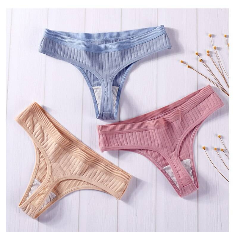 Set of Women's Cotton Panties in Multiple Colors